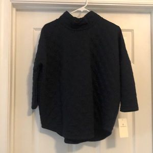 Tuckernuck Navy Quilted Funnel Pullover M/L